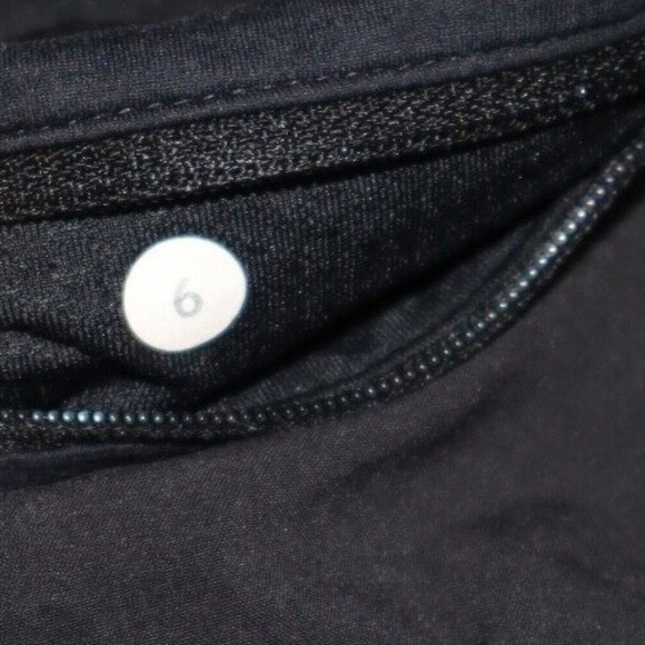 Lululemon Shorts Women 6 Black Groovy Run 4" Lined Athleisure Yoga Train Run‎ - Picture 4 of 4